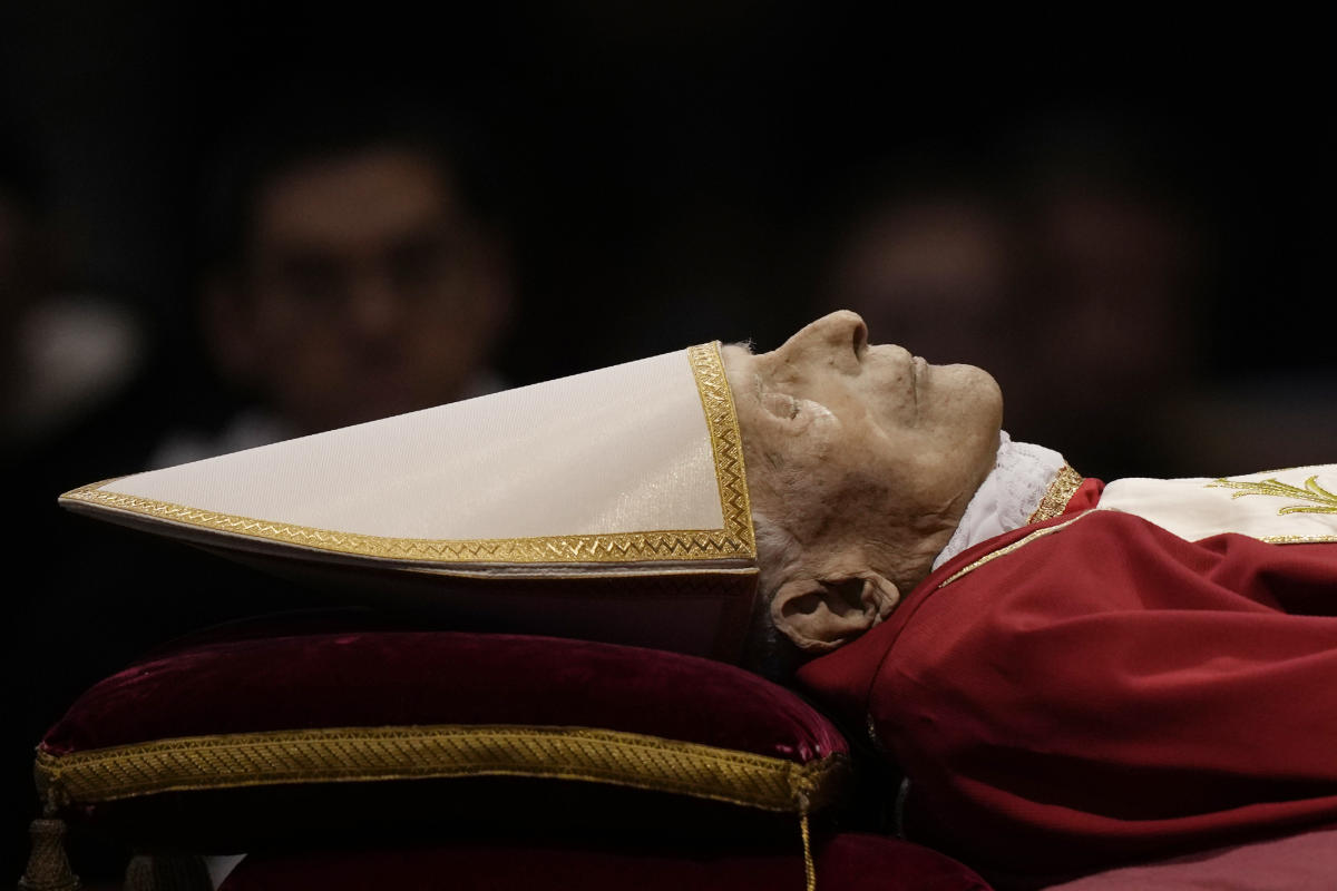 #Pope Emeritus Benedict XVI’s body lies in state at Vatican