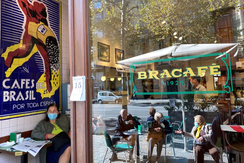 FILE PHOTO: Spain's Catalonia region orders bars and restaurants to shutdown for 15 days, in Barcelona