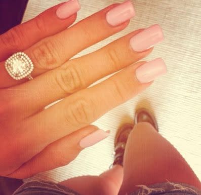 La bague d’Ashley Tisdale est un peu plus complexe que les autres. 