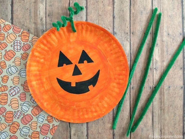 15) Paper Plate Pumpkin