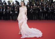 <p>Das kanadische Model Coco Rocha begeisterte auf dem roten Teppich zur Premiere von „The Meyerowitz Stories“ in diesem Traum aus zartem Rosé. Das Kleid mit der langen Schleppe von Georges Hobeika verwandelte Rocha in eine Prinzessin – das zumindest habe Söhnchen Ioni James seiner Mama attestiert, wie das Model auf Instagram verriet. (Bild: AP Photo) </p>