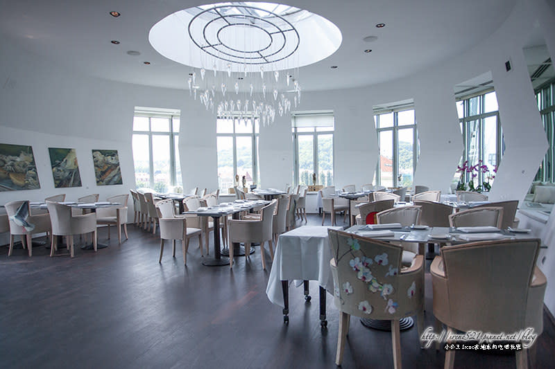 【捷克布拉格】曼妙的建築內享用米其林推薦料理 跳舞的房子CÉLESTE Restaurant