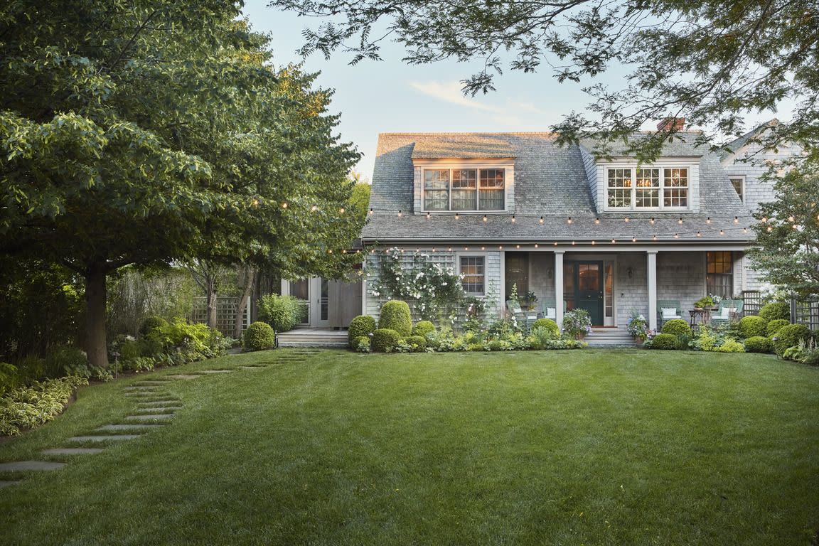 veronica swanson beard nantucket cottage exterior