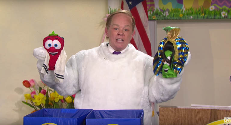 Melissa McCarthy returns as Sean Spicer on SNL, dresses as Easter bunny to apologise for Hitler comments