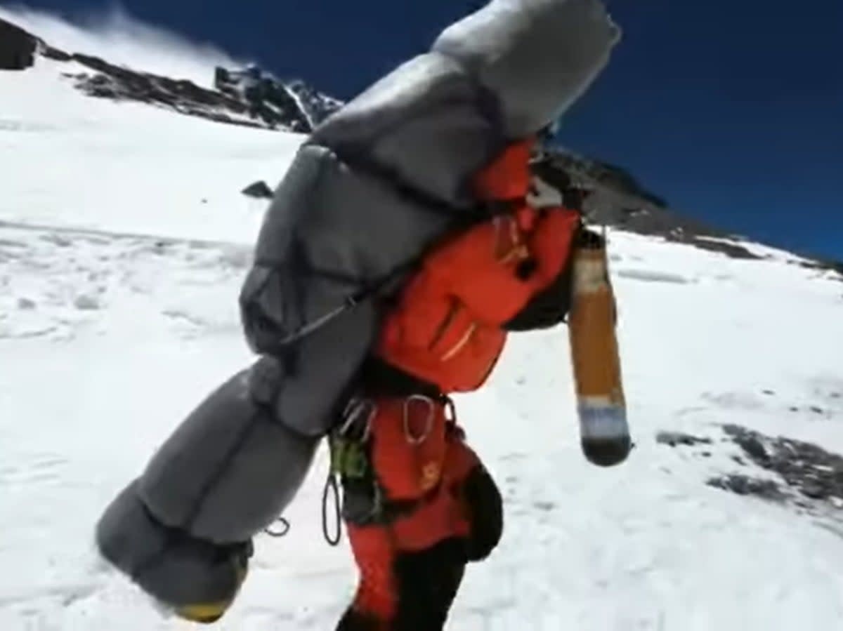 A Nepali sherpa rescued a Malaysian climber from the ‘death zone’. Screengrab (gelje_sherpa_ / Instagram)