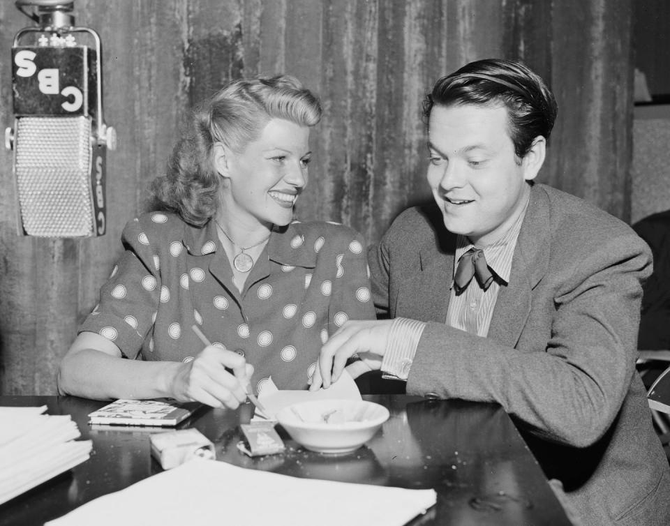 1943: Rita Hayworth and Orson Welles