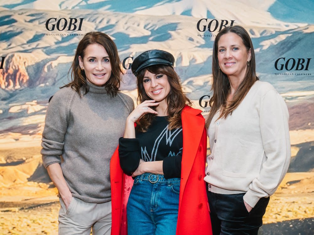 Natalia Avelon (Mitte) mit Anja Kling (l.) und Dana Schweiger (r.) in Berlin. (Bild: Gobi Cashmere)