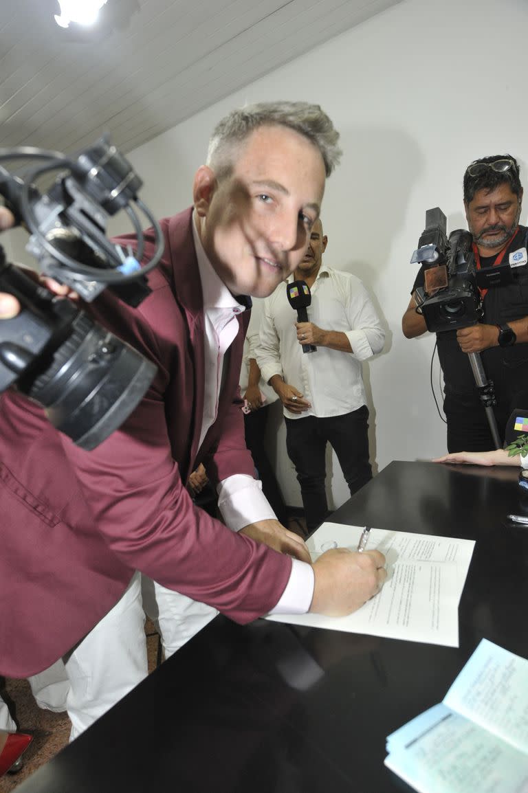 Sebastián Nebot firmó el acta de casamiento