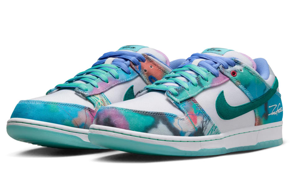 Futura Laboratories x Nike SB Dunk Low 