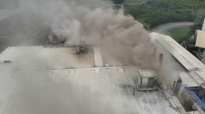 聯華食品彰化廠今（25日）晨發失火警，目前造成7人死亡、15人受傷。（彰化縣消防局提供）