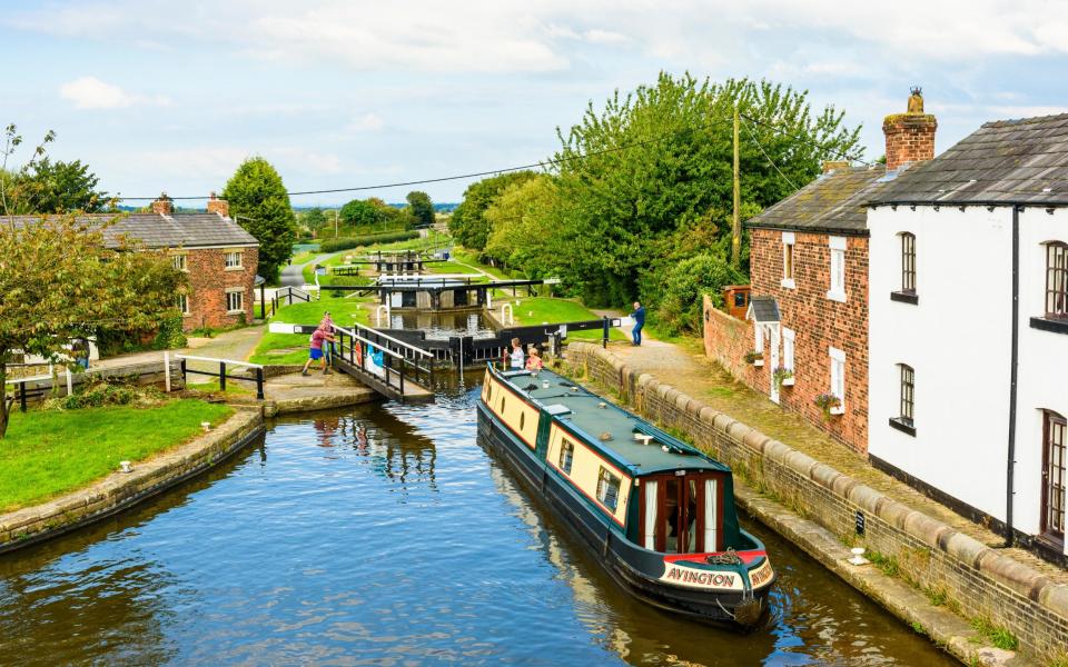 Rolt regularly traveled with his first wife Angela along the canals of England in a converted wooden freight boat