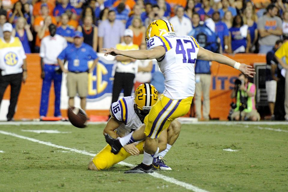 LSU kicker Colby Delahoussaye (42) was injured in the car crash that killed Nebraska punter Sam Foltz and former Michigan State punter Mike Sadler. (AP Photo/Phil Sandlin)