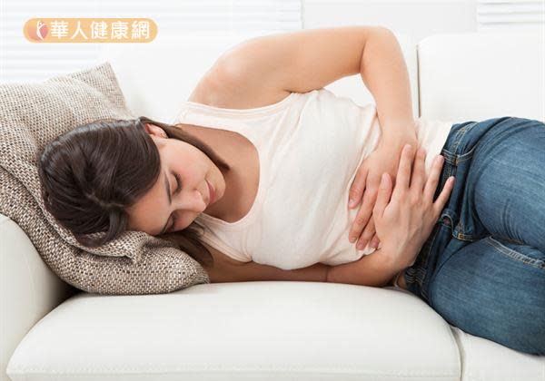 肝氣鬱結體質者月經期間容易感到胸脹、痛經等不適症狀發生。嚴重甚至會進一步干擾排卵，造成月經不規則、遲來等問題。