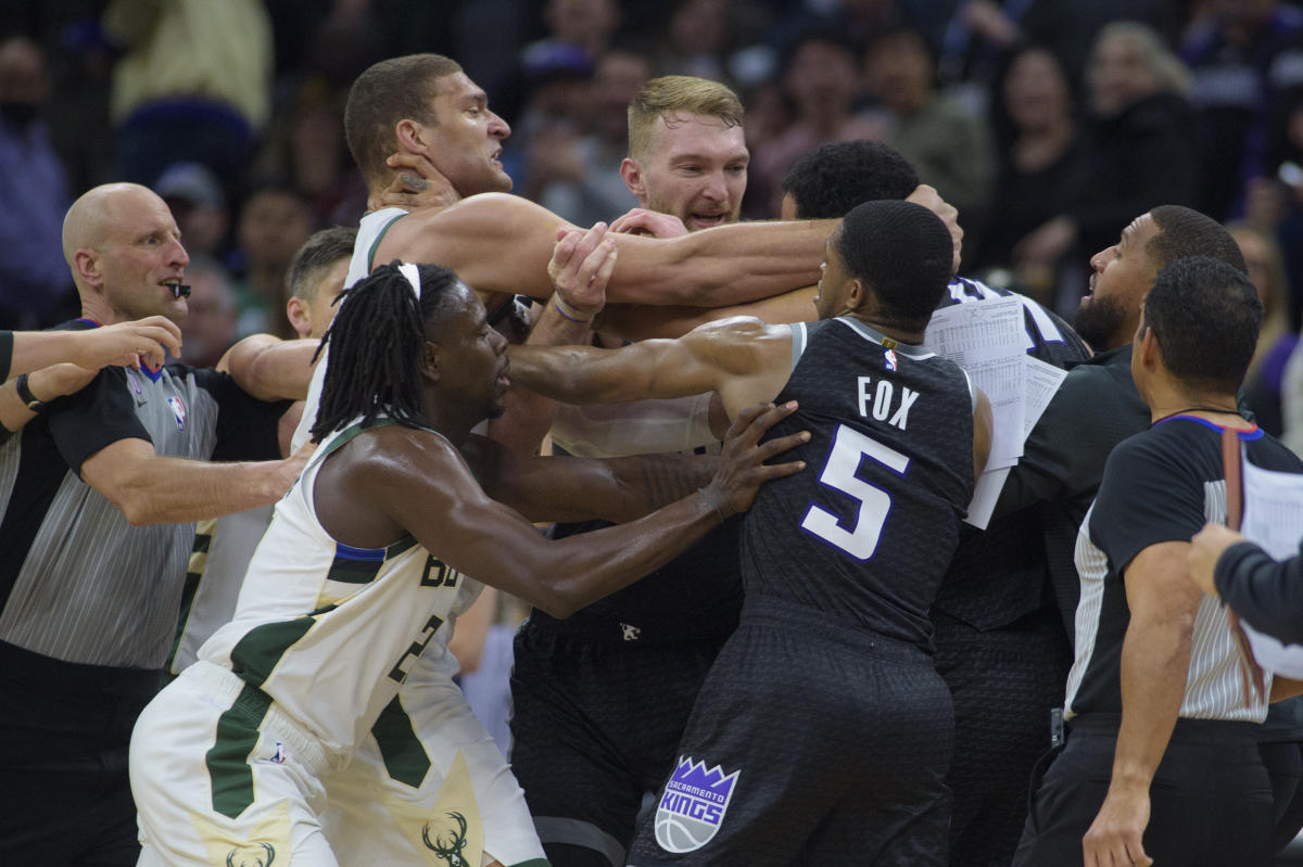 Brook Lopez knocked out Trey Lyles after fighting in the dying seconds of the Bucks’ win over the Kings
