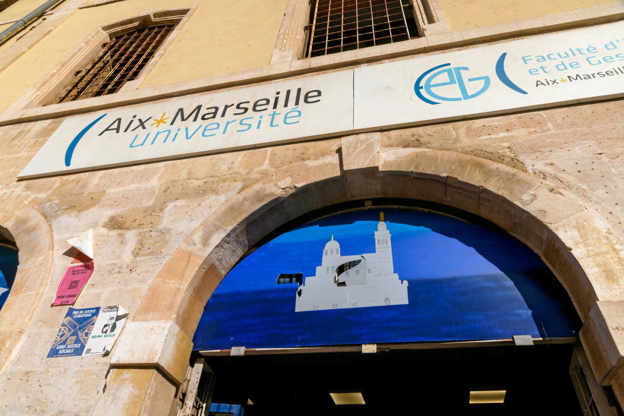 Le site de l'université d'Aix-Marseille restera finalement ouvert mais avec la présence permamente de policiers.   - Credit:Gilles Bader / MAXPPP / PHOTOPQR/LA PROVENCE/MAXPPP