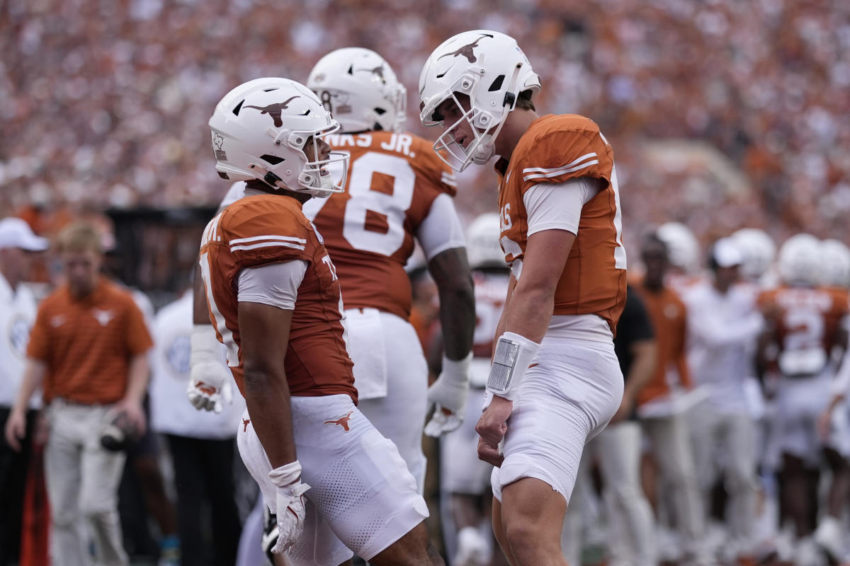 AP Top 25: Texas overtakes Georgia for No. 1 after Longhorns dominate and Bulldogs struggle