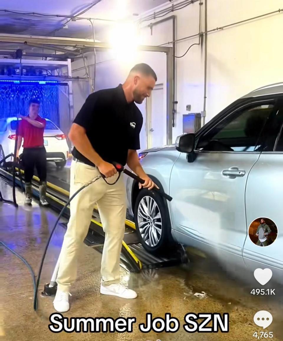 Kelce workin’ at the car wash.