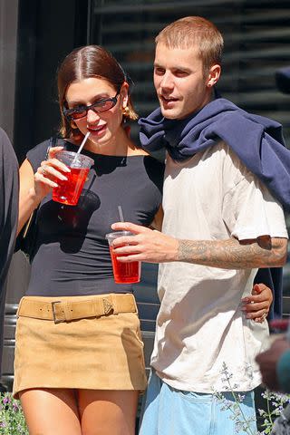 Hailey Bieber's Closet on X: May 6, 2020 - #HaileyBieber and #JustinBieber  on a new episode of #TheBiebersOnWatch. Hails looked super adorable in a  Vintage 1992 Blue Jays tee shirt, sadly not