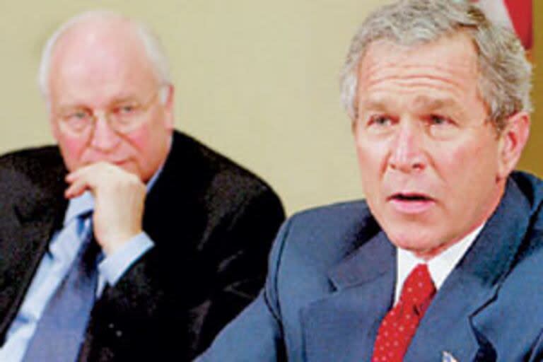 George Bush, con Dick Cheney