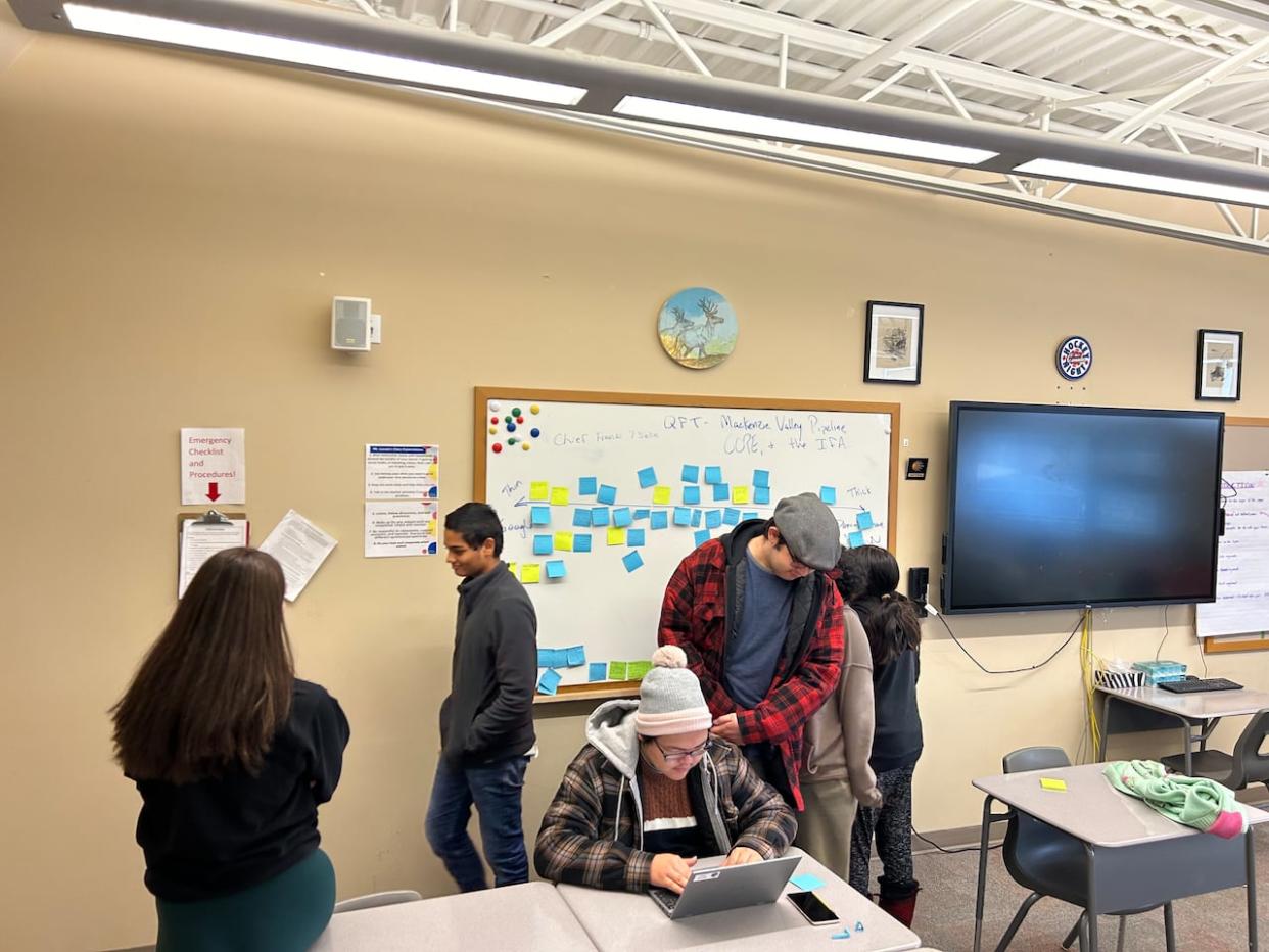 Students at Inuvik's East Three Secondary School learned from local experts about land claims. (Dez Loreen/CBC - image credit)