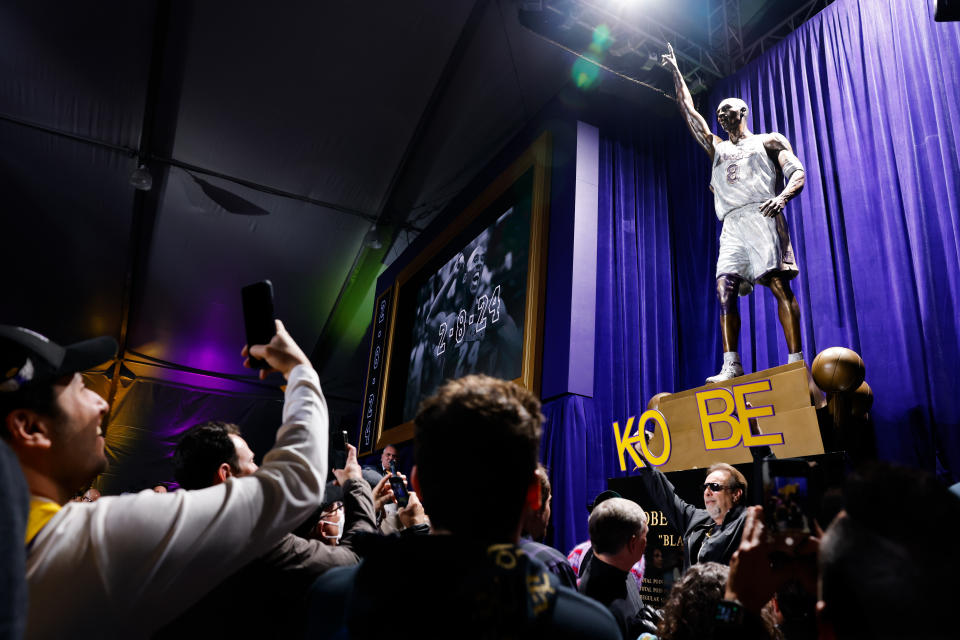 LOS ANGELES, CA - FEBRUARY 08:  The Los Angeles Lakers unveil a statue honoring the late Kobe Bryant at the Star Plaza outside of Crypto.com Arena in Los Angeles Thursday, Feb. 8, 2024. (Gina Ferazzi / Los Angeles Times via Getty Images)