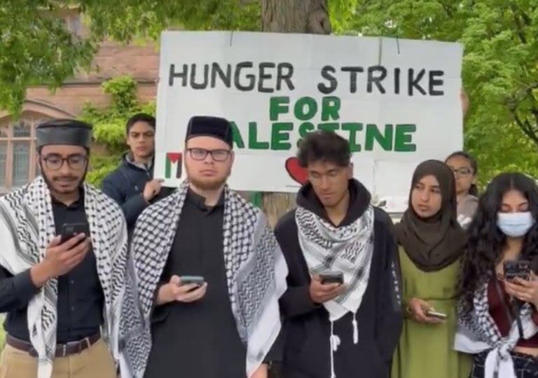 Los huelguistas de Princeton, con pañuelos palestinos