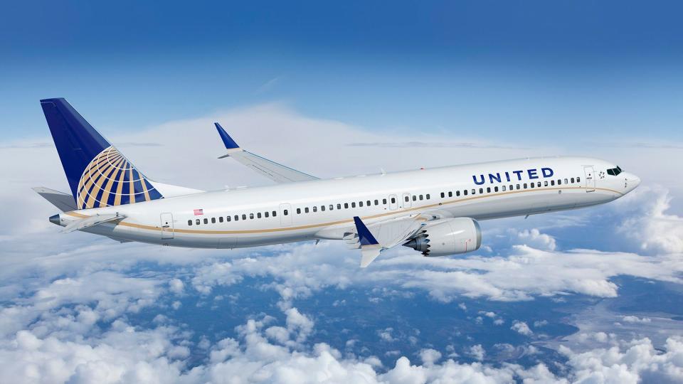 A United Airlines 737-MAX 9 Livery plane in flight