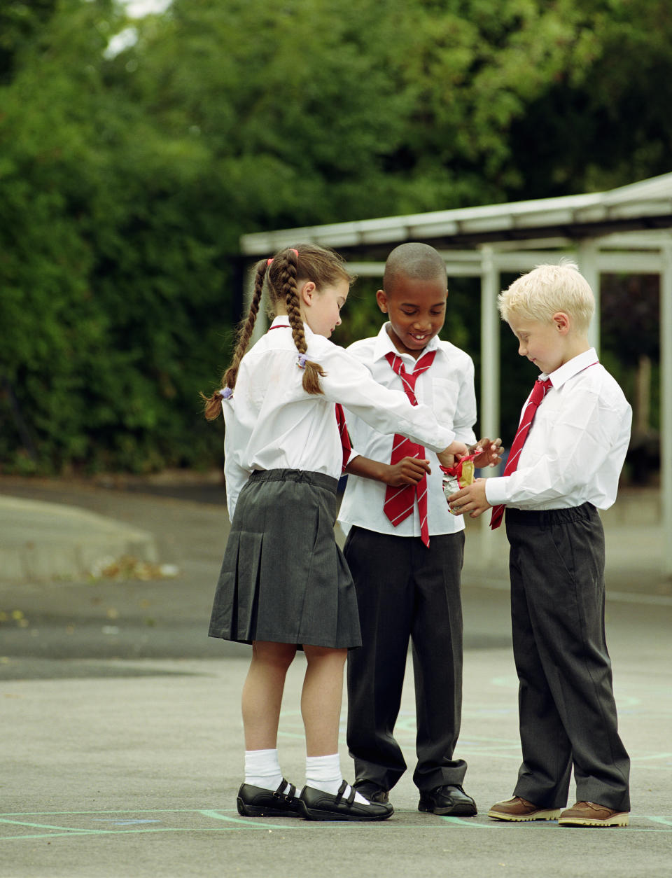 The Deodorant Challenge is a craze currently sweeping playgrounds. (Photo: Getty Images)