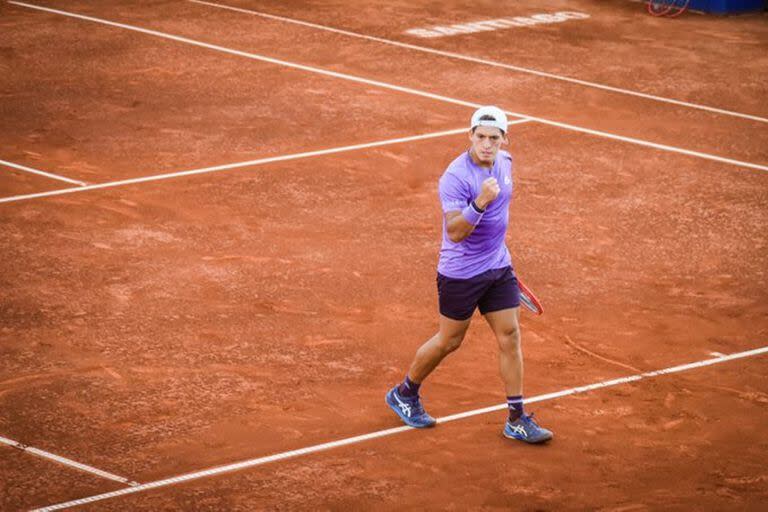 El polvo de ladrillo sudamericano le ha caído de maravillas a Sebastián Báez: el jugador de San Martín venció al español Pedro Martínez y pasó a la final del torneo ATP 250 de Santiago, que definirá contra el chileno Alejandro Tabilo.