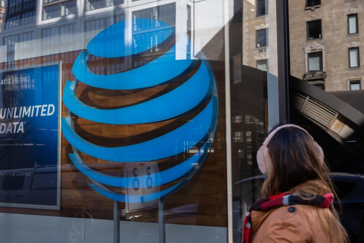 AT&T diz que dados de 73 milhões de contas vazaram na dark web