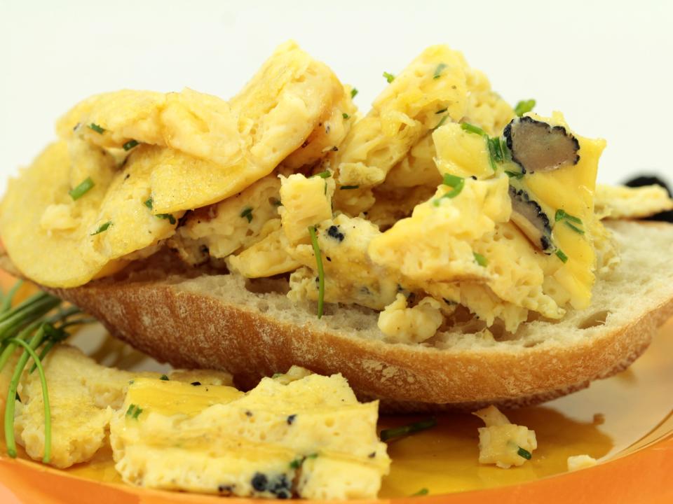 scrambled eggs with shredded black truffle