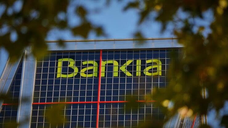 Der Zusammenschluss der Großbank Caixabank erfolgt über einen Aktientausch. Foto: dpa