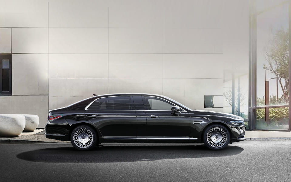 genesis-g90-highlights-design-limo.jpg