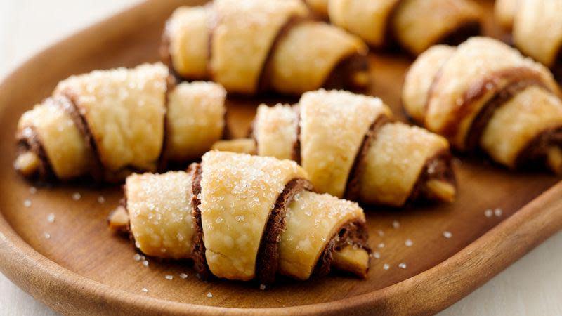 Easy Nutella Cookie Roll-Ups