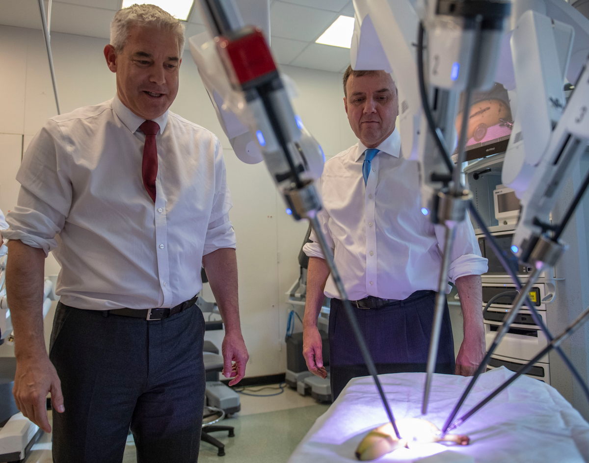Health Secretary Steve Barclay tried out robot technology used for keyhole surgery in London's Charing Cross Hospital (Lucy Young)