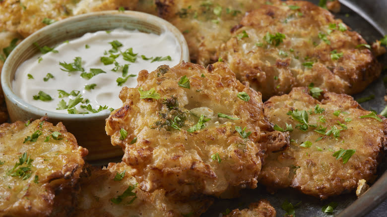 Crispy fritters with dip