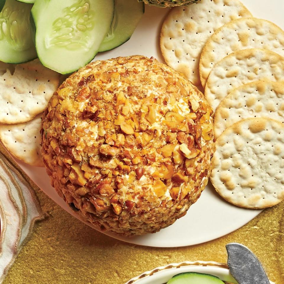 Cheddar-Horseradish-Walnut Cheese Ball