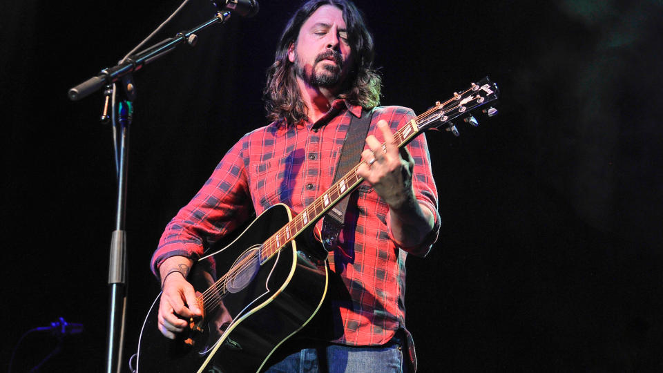 Dave Grohl performing with Gibson Elvis Dove