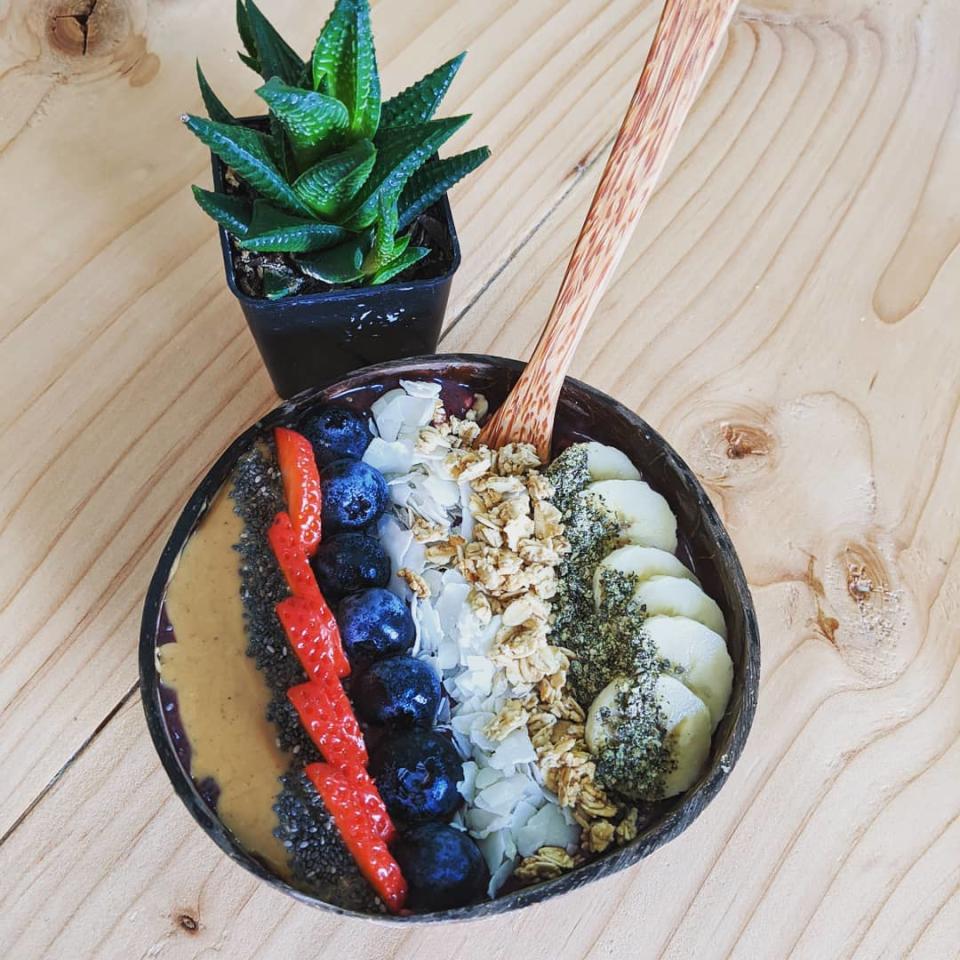 Island Vibes Café is opening at 97 Lincoln Street, serving smoothies, acai bowls and more.