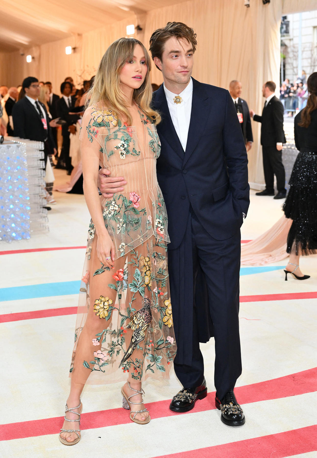 Robert Pattinson and Suki Waterhouse at the 2023 Met Gala on May 1, 2023 in NYC. (Angela Weiss / Getty Images)