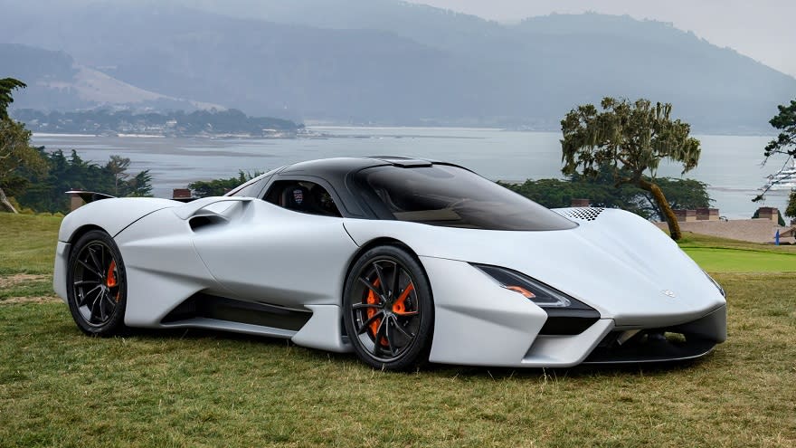 El modelo SSC Tuatara tiene el récord Guinness al auto más rápido del mundo por alcanzar los 455,28 km/h.