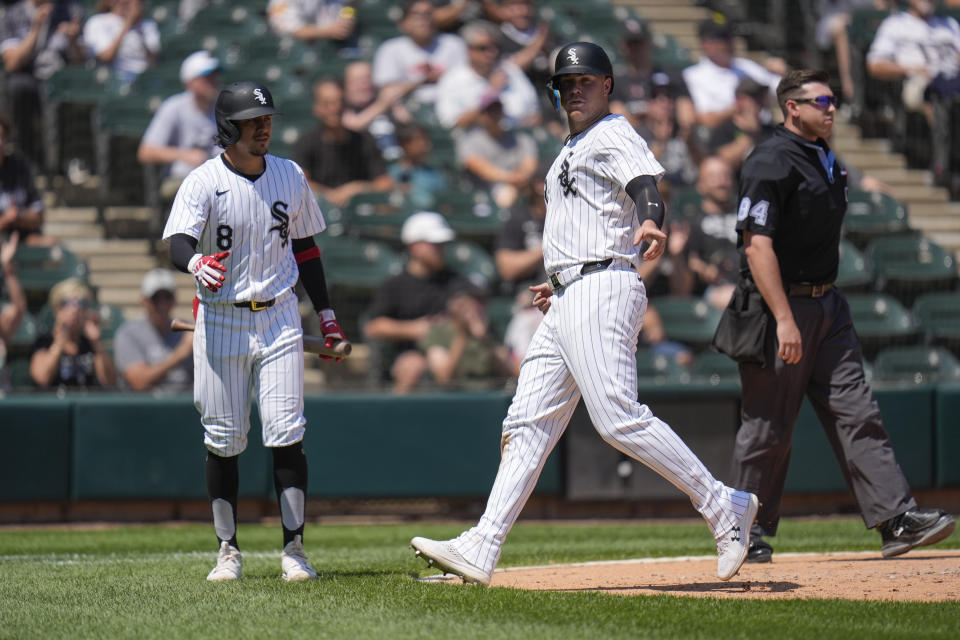 Chicago White Sox's Gavin Sheets scores on a sacrifice fly from Paul DeJong during the fifth inning of a baseball game against the Minnesota Twins, Wednesday, July 10, 2024, in Chicago. (AP Photo/Erin Hooley)