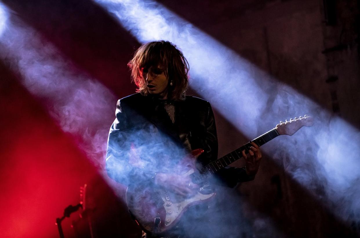 Thomas Raggi of the band Måneskin performs a concert that streamed live on TikTok in 2021. <a href="https://www.gettyimages.com/detail/news-photo/thomas-raggi-of-the-band-maneskin-performs-at-a-live-news-photo/1233487624?adppopup=true" rel="nofollow noopener" target="_blank" data-ylk="slk:Fabian Sommer/Picture Alliance via Getty Images;elm:context_link;itc:0;sec:content-canvas" class="link ">Fabian Sommer/Picture Alliance via Getty Images</a>