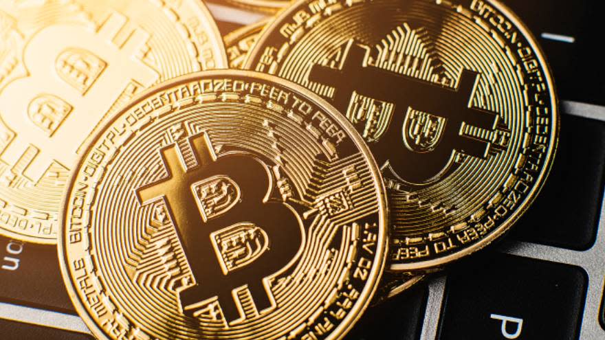 Bitcoin sufre alzas y bajas muy fuertes para un inversor cauto.