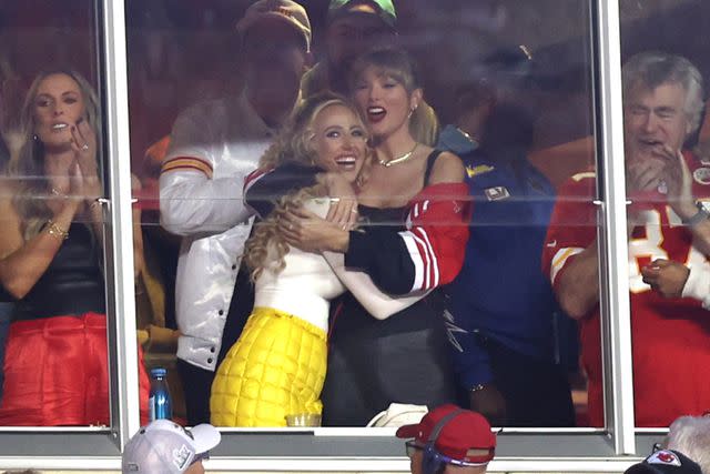 <p>Perry Knotts/Getty Images</p> Brittany Mahomes and Taylor Swift