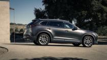 <p>Mazda today unveiled its new, second generation CX-9 three-row crossover SUV<br></p>