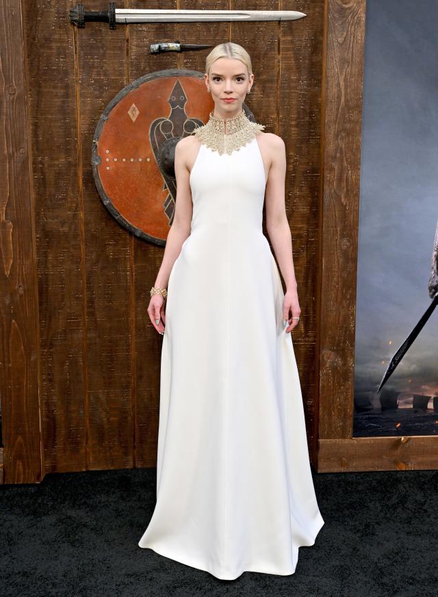 Nicola Peltz-Beckham Approves: Square Neckline Wedding Dresses