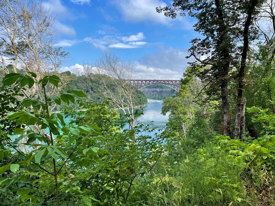 Enjoy hiking trails along the magnificent Niagara Gorge.