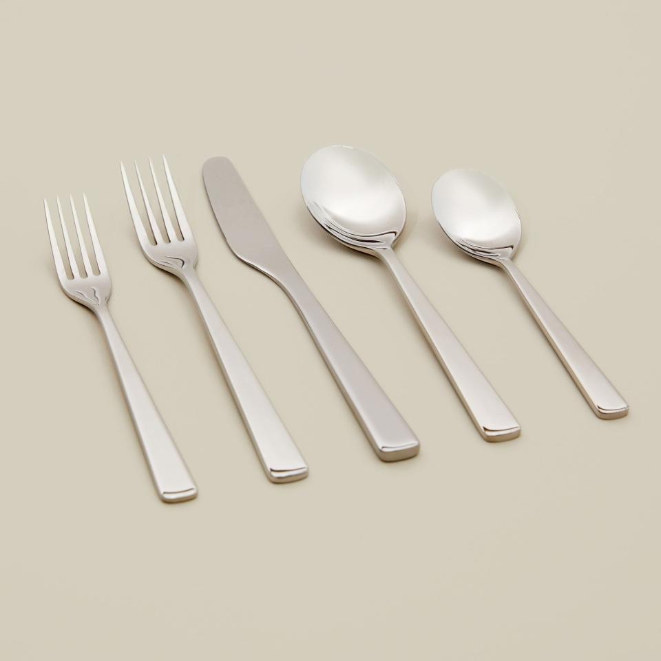 4) Gather Round 20-Piece Flatware Set