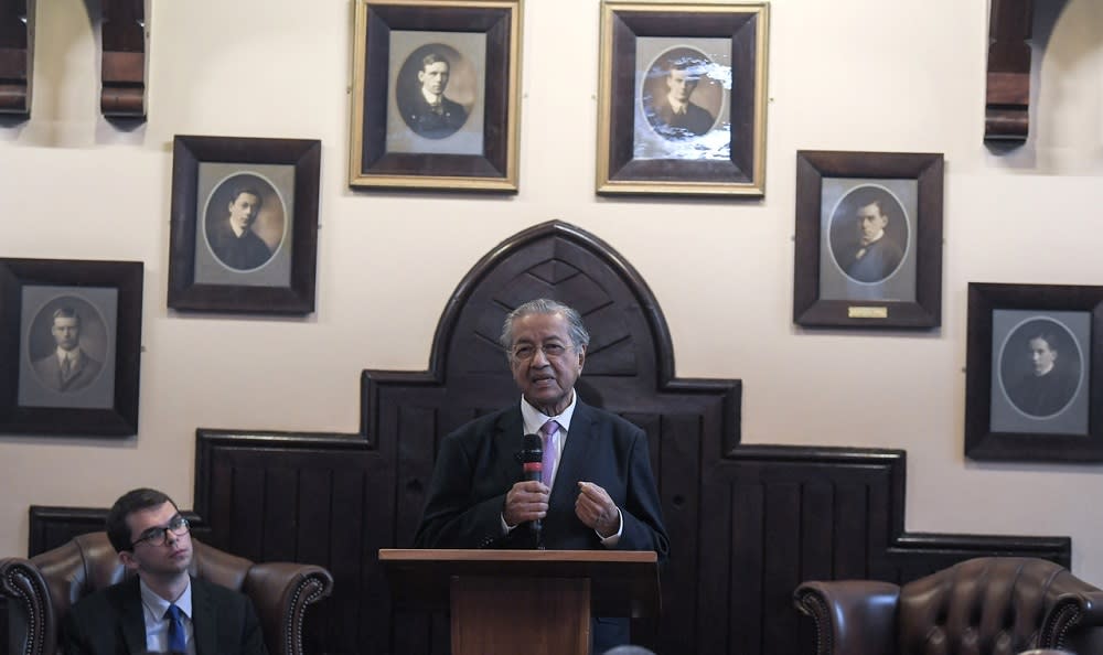 Prime Minister Tun Dr Mahathir Mohamad deliver his speech in conjunction with a working visit at The Cambridge Union Society in London June 17, 2019. — Bernama pic